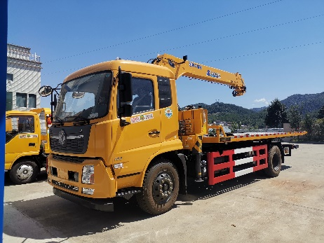 東風(fēng)天錦5噸平板徐工6.3噸直臂吊清障車