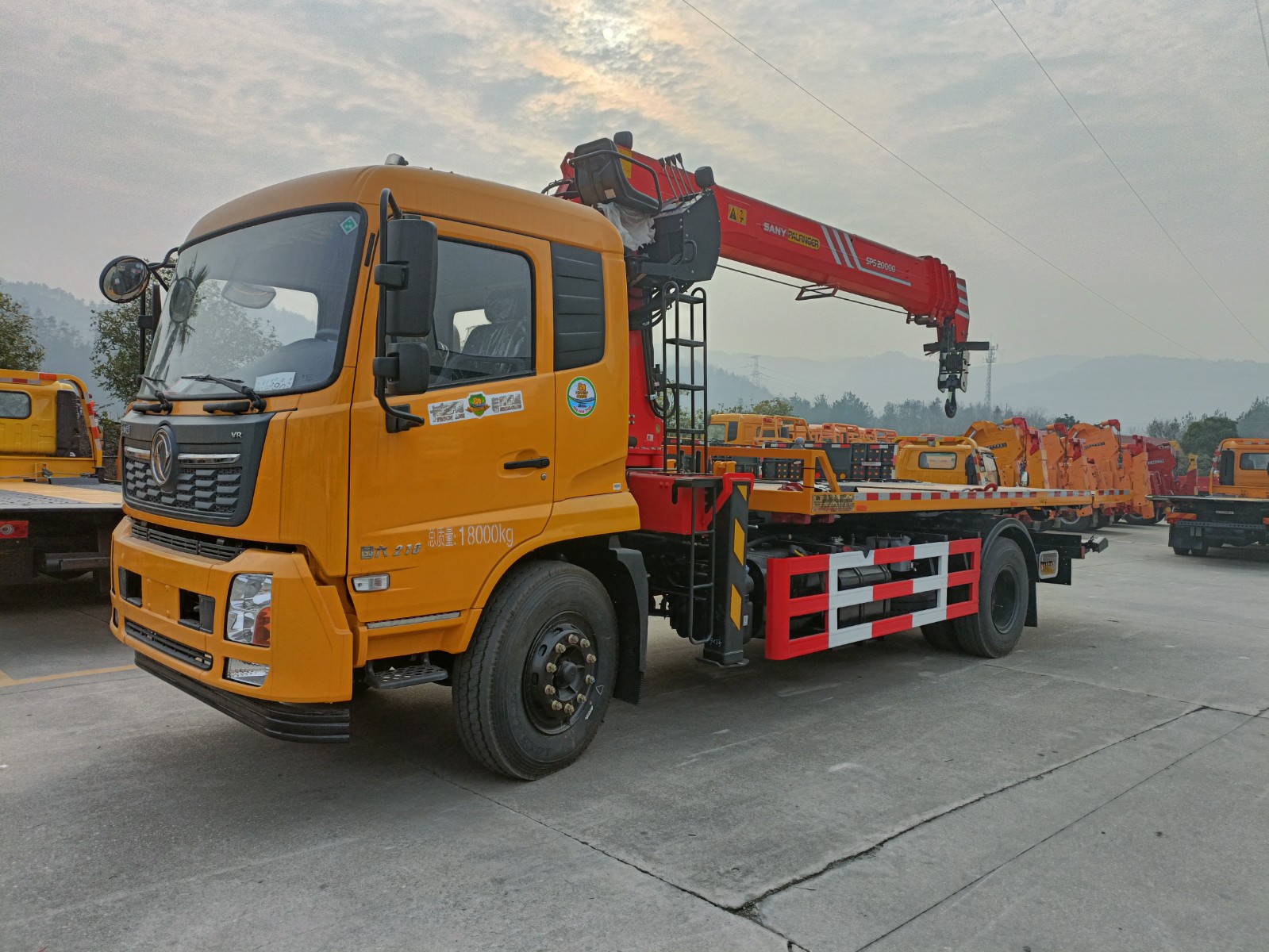 東風(fēng)天錦三一8噸直臂全方位救援清障車