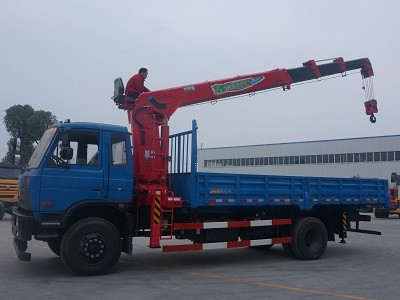 帕菲特10噸東風(fēng)153單橋隨車吊